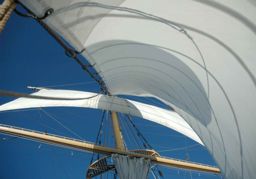 Rigging and Sails Transport Services: A Closer Look